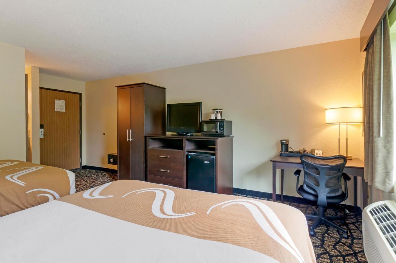 Quality Inn オシュコシュ エクステリア 写真