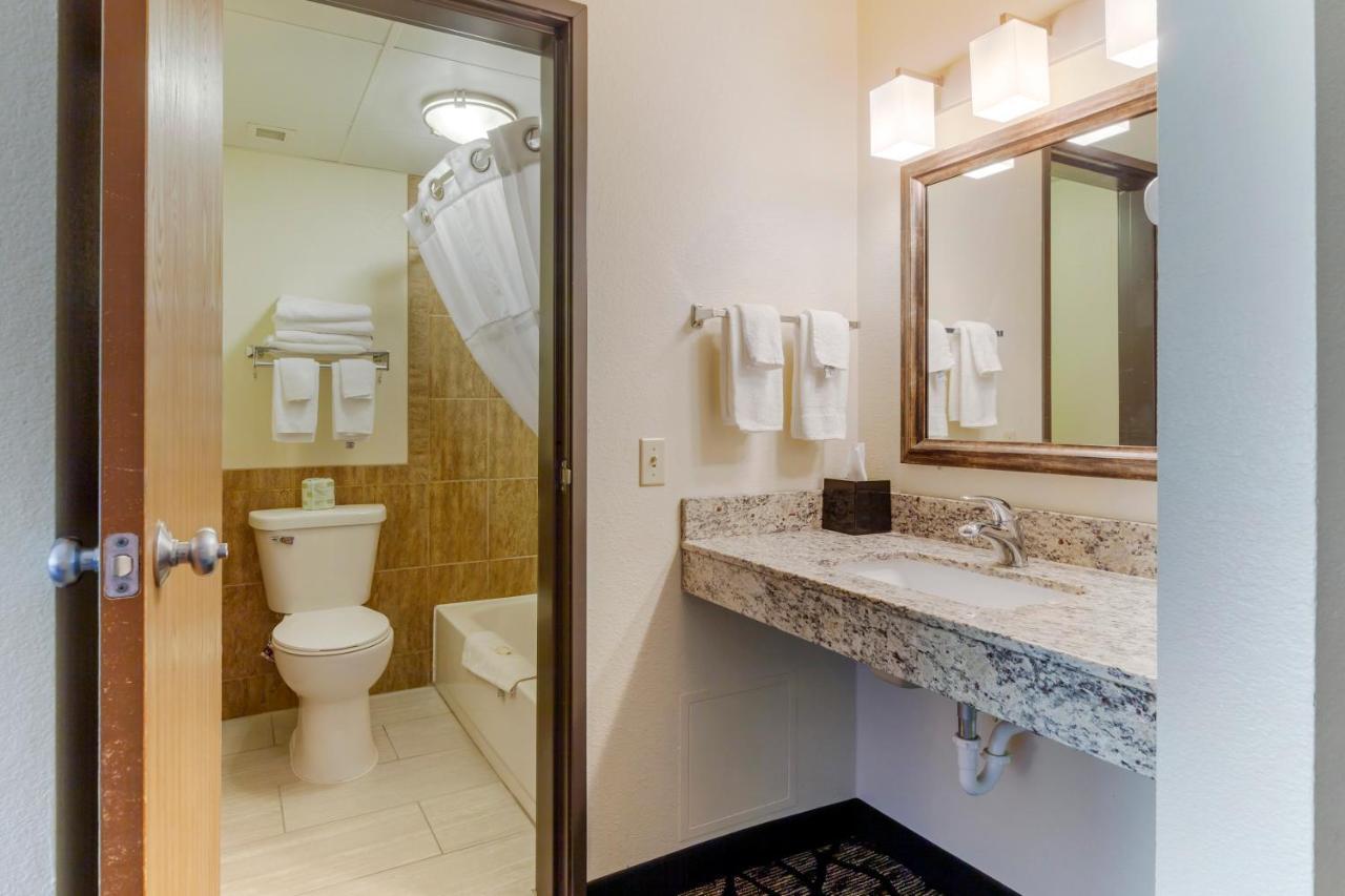 Quality Inn オシュコシュ エクステリア 写真