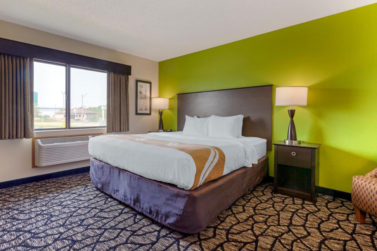 Quality Inn オシュコシュ エクステリア 写真