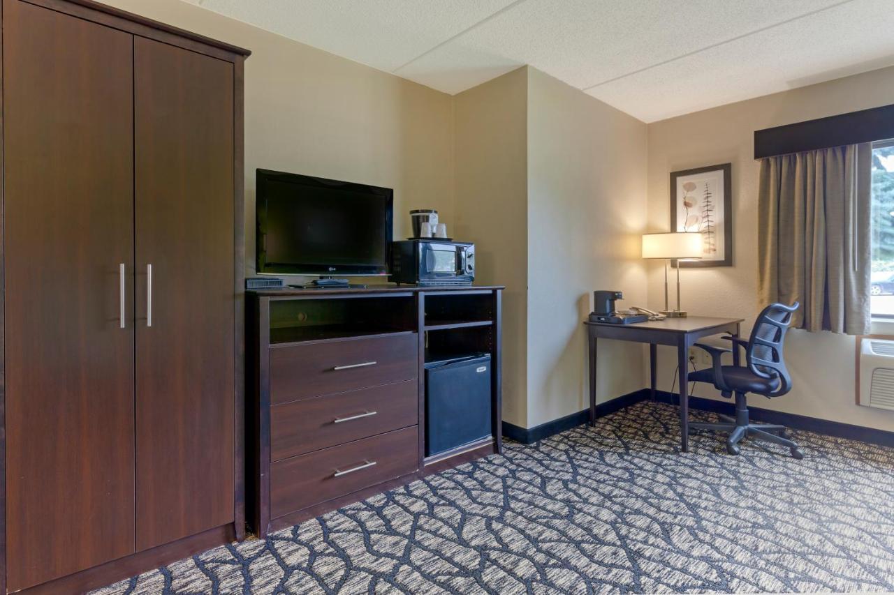 Quality Inn オシュコシュ エクステリア 写真