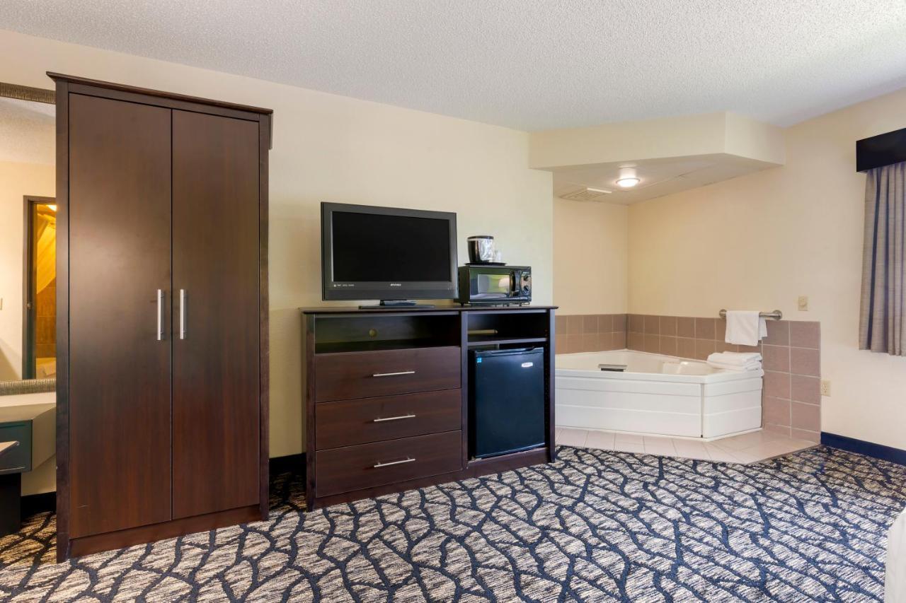 Quality Inn オシュコシュ エクステリア 写真