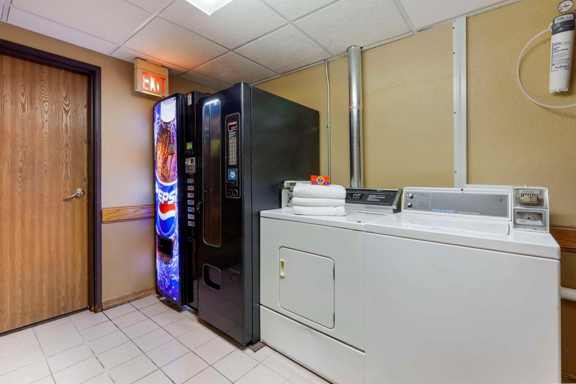 Quality Inn オシュコシュ エクステリア 写真