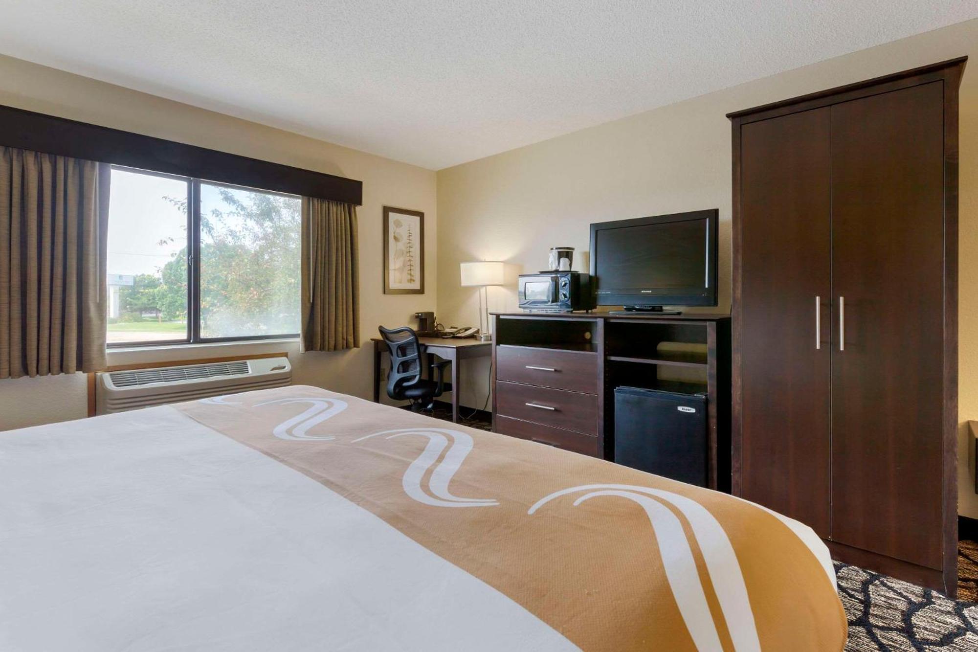 Quality Inn オシュコシュ エクステリア 写真