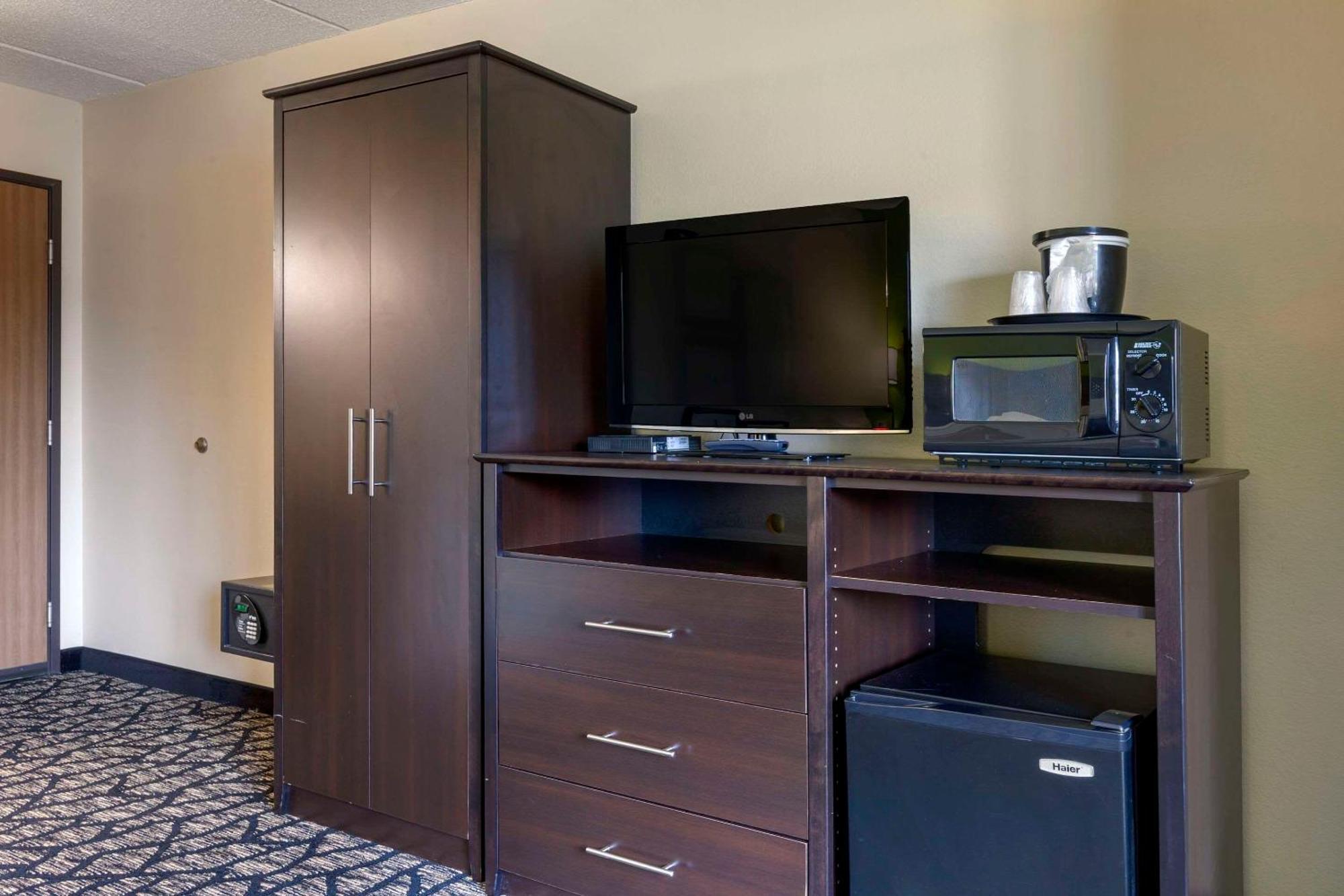 Quality Inn オシュコシュ エクステリア 写真