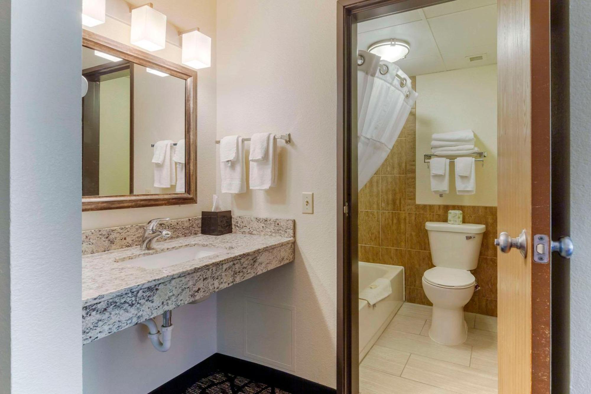 Quality Inn オシュコシュ エクステリア 写真