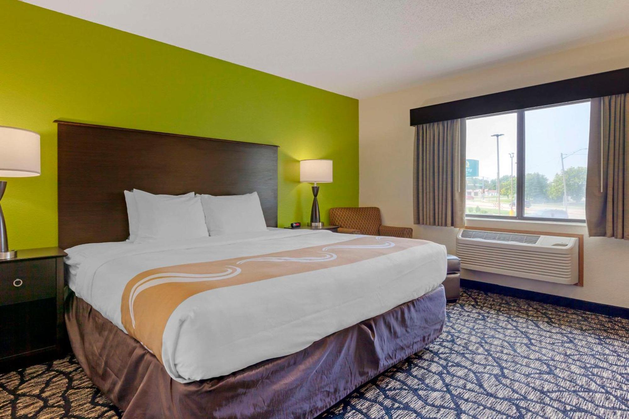 Quality Inn オシュコシュ エクステリア 写真